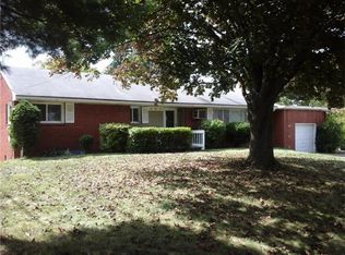 945 Brodhead Rd, Coraopolis, PA 15108