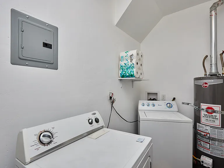 1219 Gordon St #1 — Photo 11
