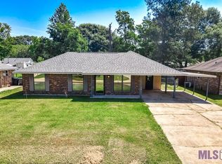 13932 Spreading Oaks Dr, Baton Rouge, LA 70818
