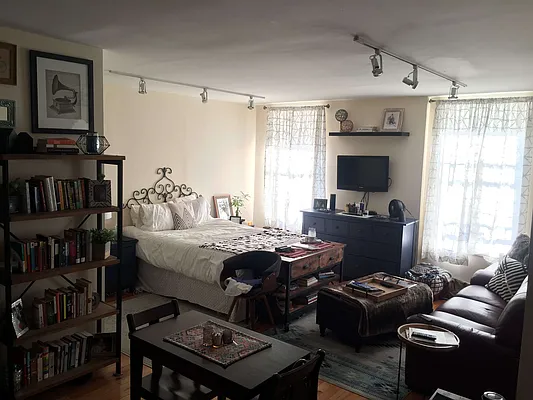 Rented by Blip LLC | media 20