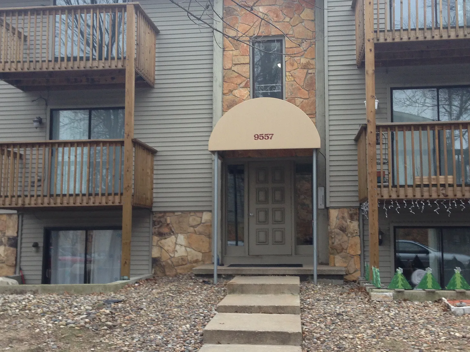 9557 University Ave — Photo 1