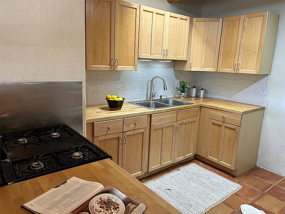 4th image of 725 Camino Santa Ana