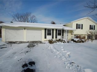 349 Southridge Dr, Rochester, NY 14626