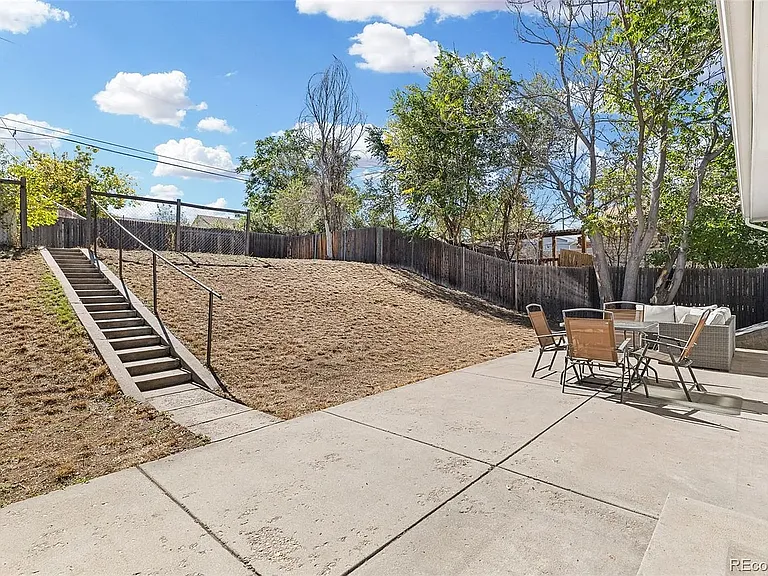 1460 W Alaska Pl — Photo 16