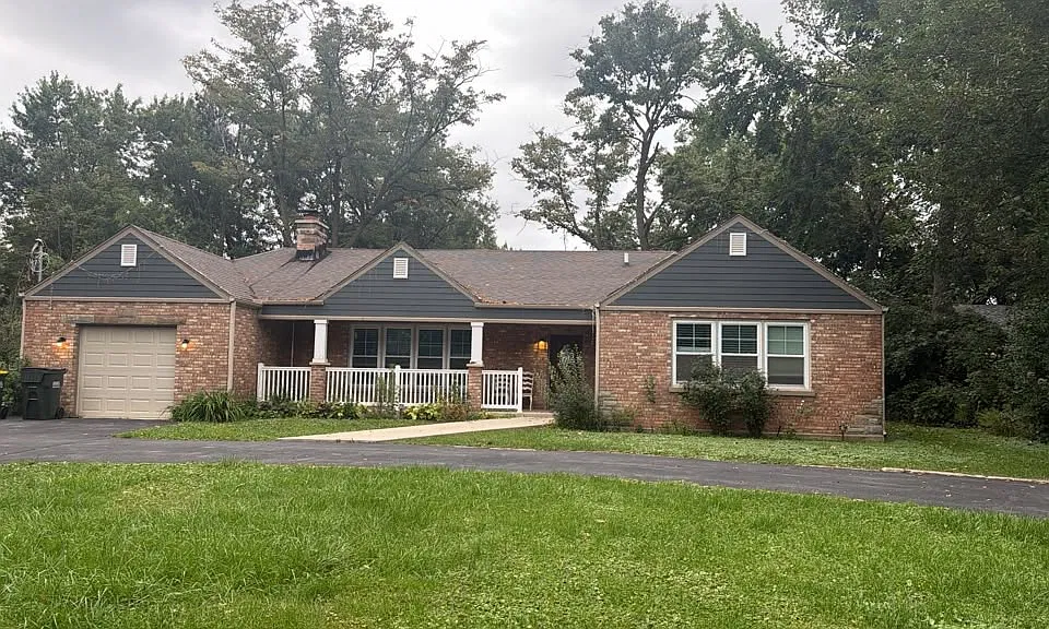17W050 Deerpath Rd