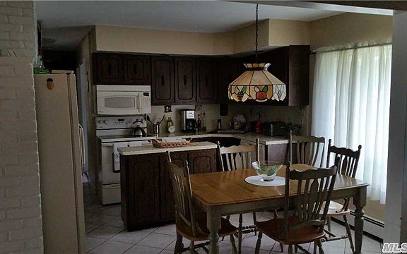 3rd image of 6 Finch Ln
