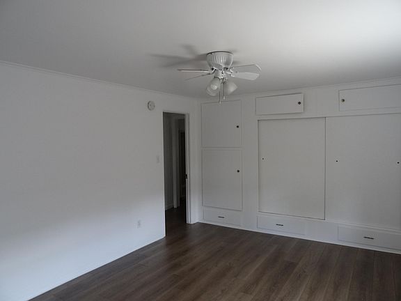 2nd image of 2108 Lilac Ln