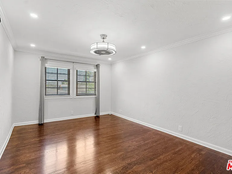 1118 Cardiff Ave #7 — Photo 21