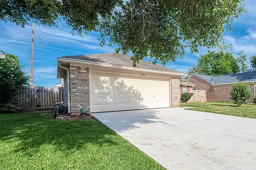 3231 E Heatherock Cir Photo 1