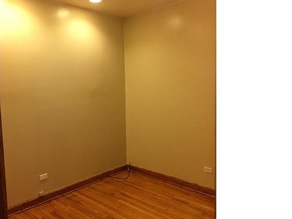 4th image of 1116 N Leclaire Ave