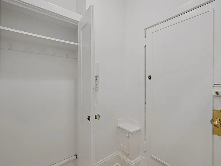 945 Larkin Street — Photo 2