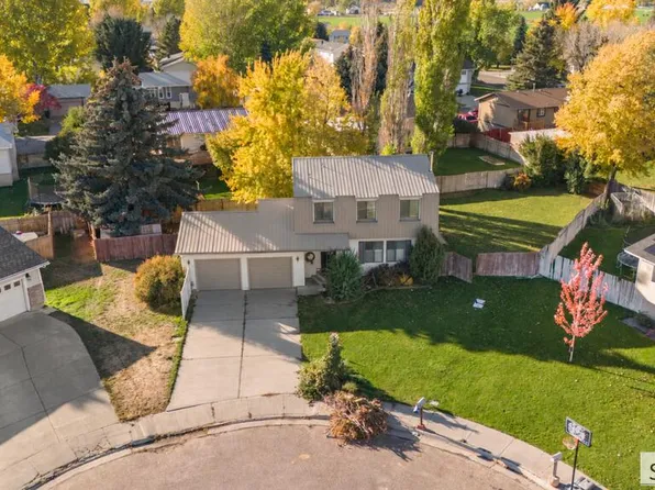 203 Hummingbird Pl, Shelley, ID 83274