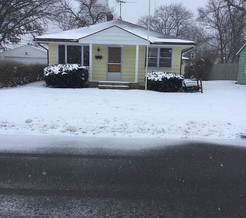 1st image of 833 Merrill Ave