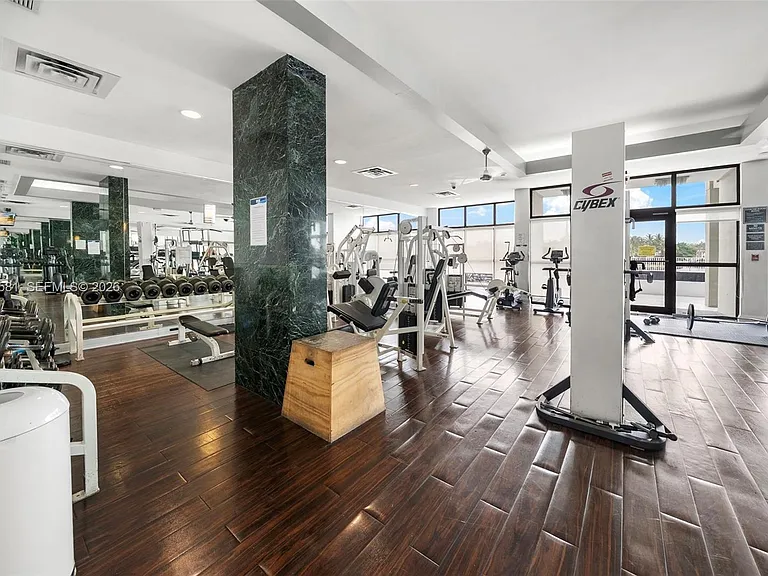 6770 Indian Creek Dr #Penthouse B — Photo 29
