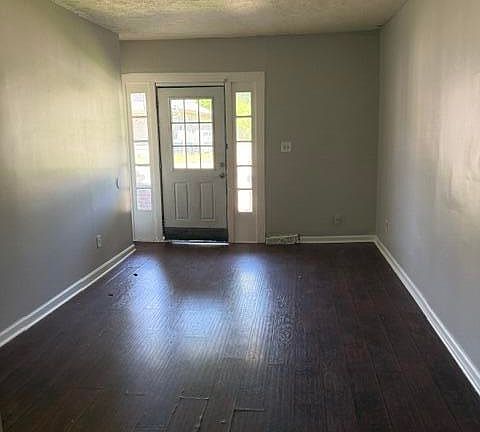 2nd image of 313 Holmes St