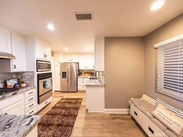 1516 Pacific Coast Hwy, Huntington Beach, CA 92648