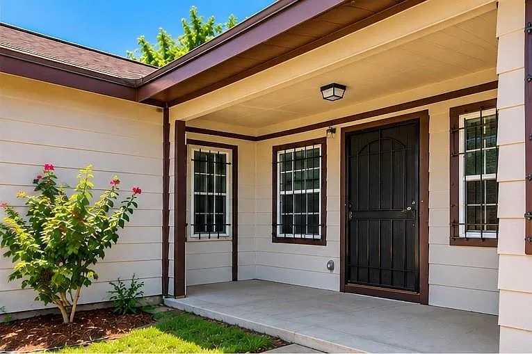 2 bed, 1.0 bath, 1106 sqft, $1,600 — Photo 4