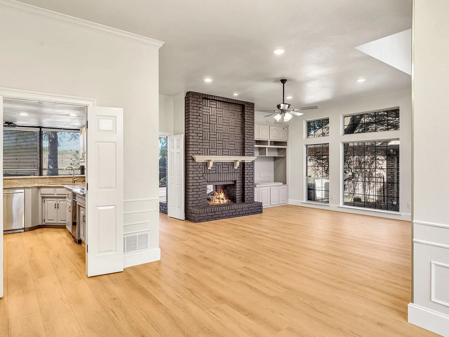 3 bed, 2.5 bath, 2552 sqft, $3,000 — Photo 4