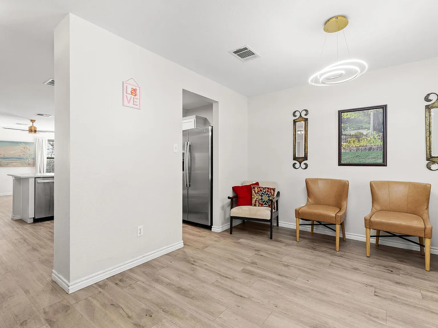 3 bed, 2.0 bath, 1302 sqft, $1,800 — Photo 4