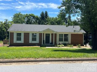 305 Pole Creasman Rd, Asheville, NC 28806