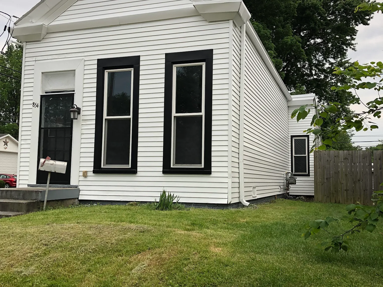 854 Milton St — Photo 1