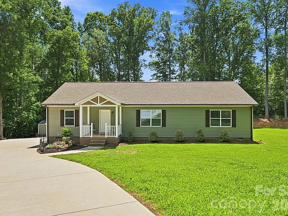 2nd image of 312 Sailwinds Rd
