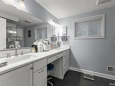 520 Byron St — Photo 23