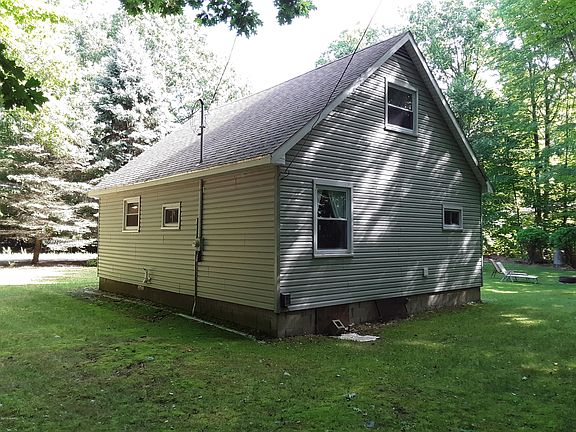 4th image of 6951 W Linden St