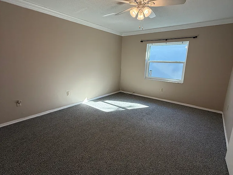Spacious Bedroom with Walk In Closet