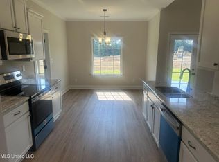 1843 Benton Dr, Hernando, MS 38632