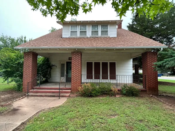 212 S Broadway St, Marlow, OK 73055