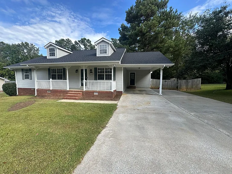407 Southmoore Cir — Photo 2
