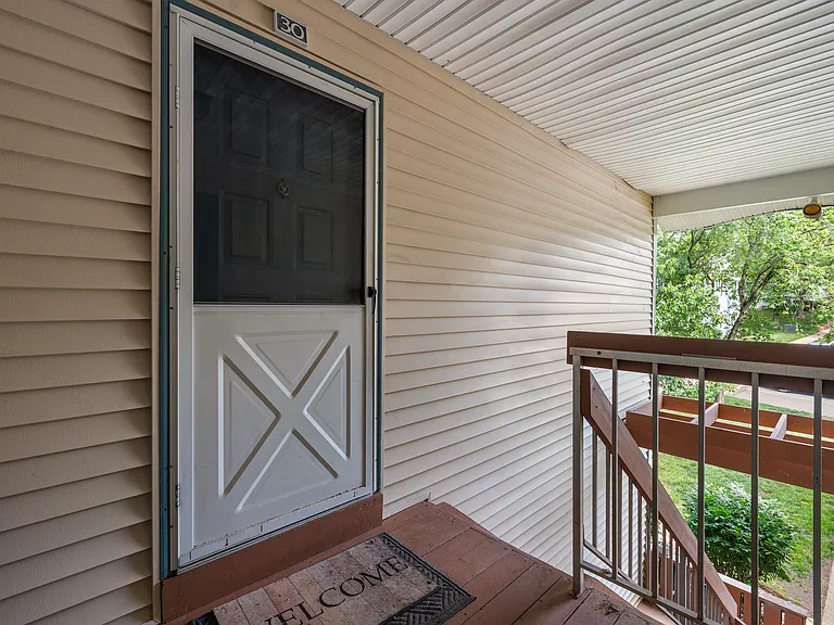 30 Bolton Ct — Photo 2
