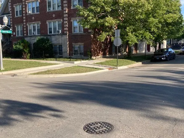 5845 W Walton St, Chicago, IL 60651