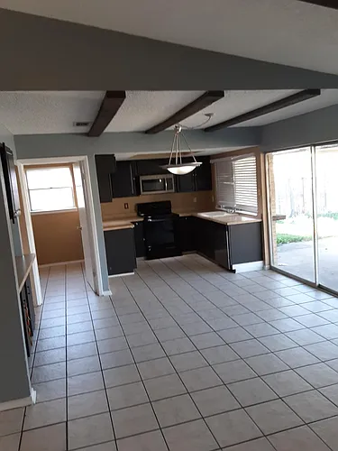 2019 Deerfield Dr Photo 1