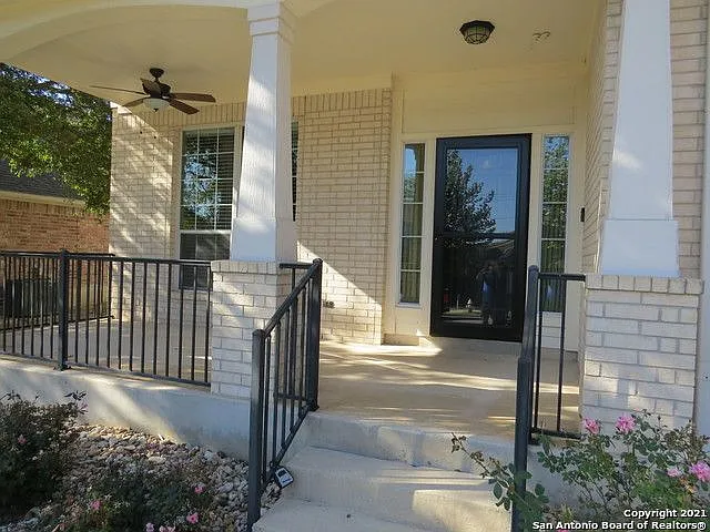519 Ginsberg Dr — Photo 2