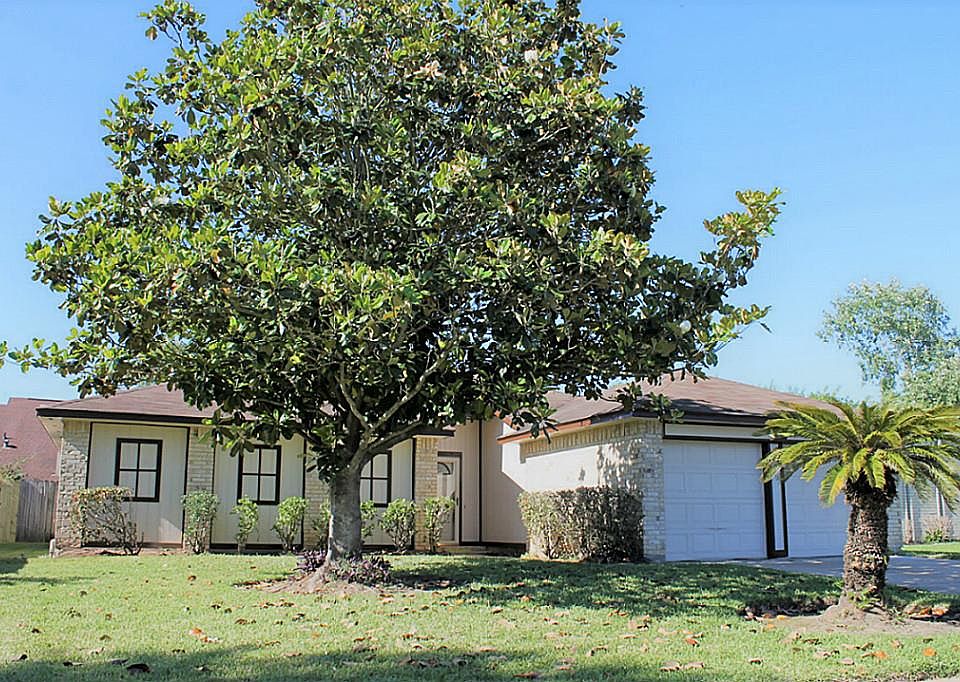1st image of 1402 River Rock Dr