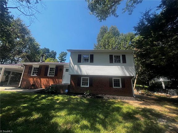 3rd image of 5511 Windemere Cir