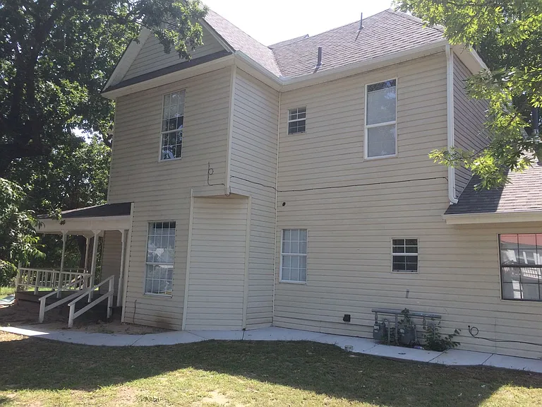 328 N Philadelphia Ave — Photo 17