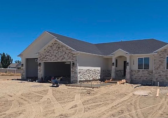 3rd image of 1239 S Hancock Cir