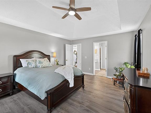 4th image of 3000 Amber Way