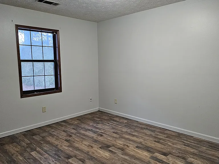 2835 Springdale Rd #B — Photo 12