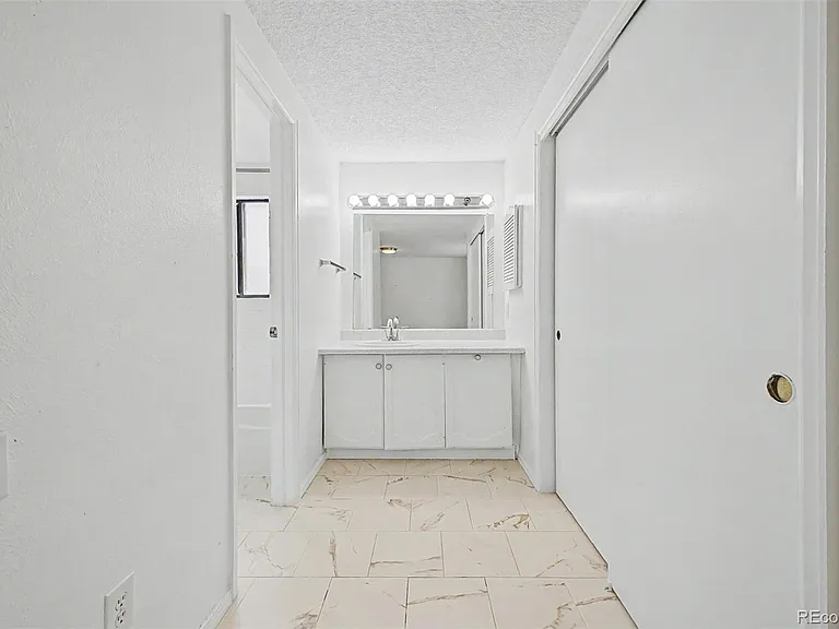 2757 S Salida St — Photo 23