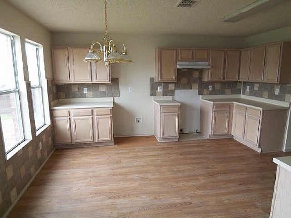 4th image of 2947 Marco Dr