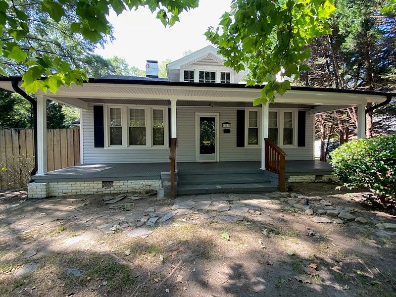 1st image of 713 W 19th Ave
