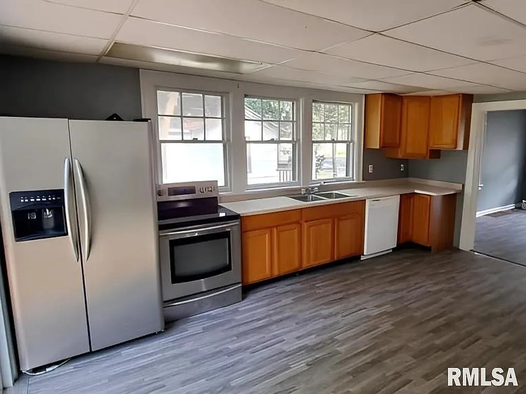 4 bed, 1664 sqft, $1,600 — Photo 1