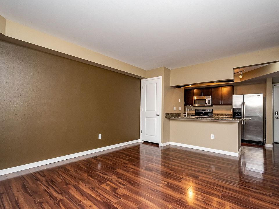 1000 Oakcrest Street Houser Development 101 206 Apartment Rentals