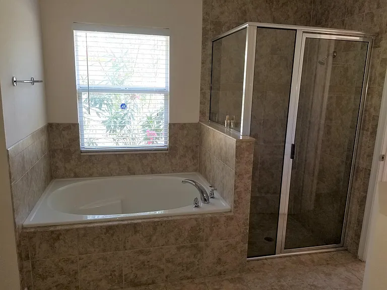 2024 SW Driftwood St — Photo 7
