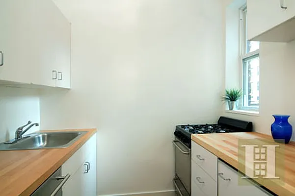 Sold by Halstead Real Estate | media 8