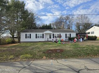 323-325 S Magnolia St, Maryville, TN 37803